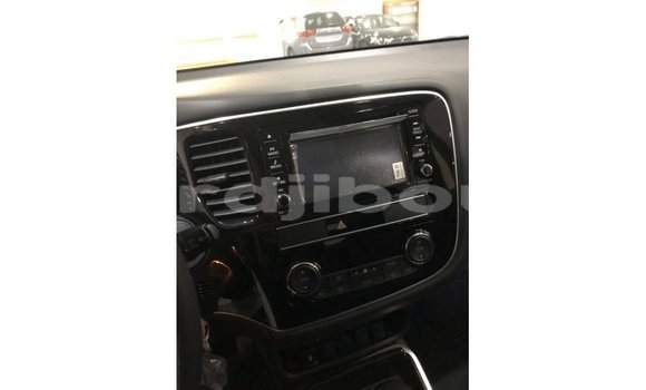 Acheter Import Voiture Mitsubishi Outlander Noir à Import - Dubai, Ali Sabieh Region Acheter Import Voiture Mitsubishi Outlander Noir à Import - Dubai, Ali Sabieh Region