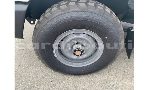 Acheter Import Voiture Toyota Land Cruiser Blanc à Import - Dubai, Ali Sabieh Region Acheter Import Voiture Toyota Land Cruiser Blanc à Import - Dubai, Ali Sabieh Region