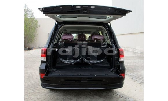 Acheter Import Voiture Toyota Land Cruiser Noir à Import - Dubai, Ali Sabieh Region Acheter Import Voiture Toyota Land Cruiser Noir à Import - Dubai, Ali Sabieh Region