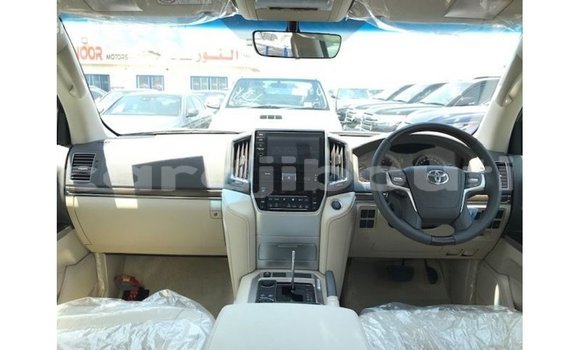 Acheter Import Voiture Toyota Land Cruiser Bleu à Import - Dubai, Ali Sabieh Region Acheter Import Voiture Toyota Land Cruiser Bleu à Import - Dubai, Ali Sabieh Region