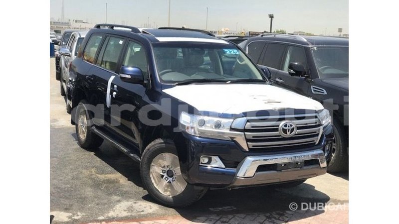 Big with watermark toyota land cruiser ali sabieh region import dubai 3364