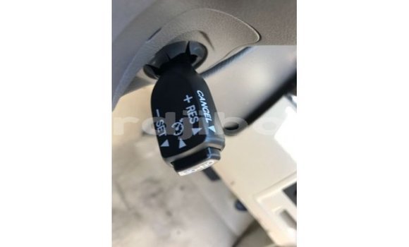 Acheter Import Voiture Toyota Land Cruiser Bleu à Import - Dubai, Ali Sabieh Region Acheter Import Voiture Toyota Land Cruiser Bleu à Import - Dubai, Ali Sabieh Region