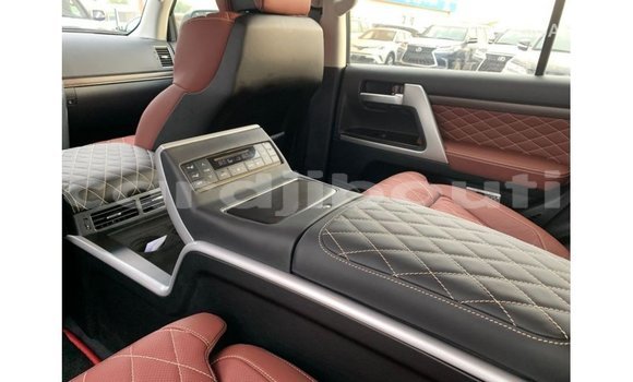 Acheter Import Voiture Toyota Land Cruiser Noir à Import - Dubai, Ali Sabieh Region Acheter Import Voiture Toyota Land Cruiser Noir à Import - Dubai, Ali Sabieh Region