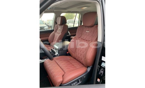 Acheter Import Voiture Toyota Land Cruiser Noir à Import - Dubai, Ali Sabieh Region Acheter Import Voiture Toyota Land Cruiser Noir à Import - Dubai, Ali Sabieh Region