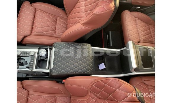 Acheter Import Voiture Toyota Land Cruiser Noir à Import - Dubai, Ali Sabieh Region Acheter Import Voiture Toyota Land Cruiser Noir à Import - Dubai, Ali Sabieh Region