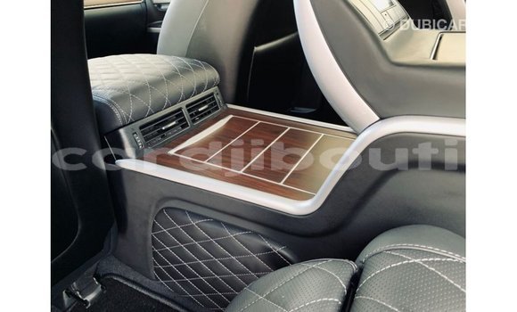 Acheter Import Voiture Toyota Land Cruiser Noir à Import - Dubai, Ali Sabieh Region Acheter Import Voiture Toyota Land Cruiser Noir à Import - Dubai, Ali Sabieh Region