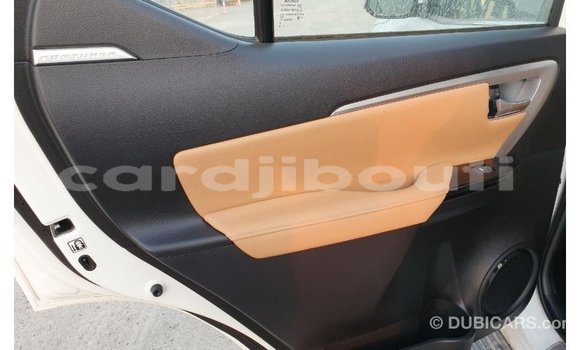 Acheter Import Voiture Toyota Fortuner Blanc à Import - Dubai, Ali Sabieh Region Acheter Import Voiture Toyota Fortuner Blanc à Import - Dubai, Ali Sabieh Region