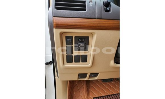 Buy Import Toyota Prado White Car in Import - Dubai in Ali Sabieh Region Buy Import Toyota Prado White Car in Import - Dubai in Ali Sabieh Region