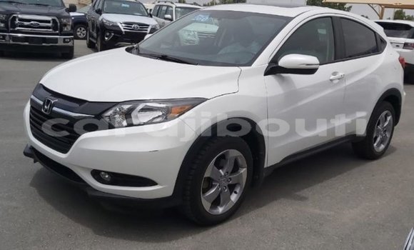 Acheter Import Moto Honda C Blanc à Import - Dubai, Ali Sabieh Region