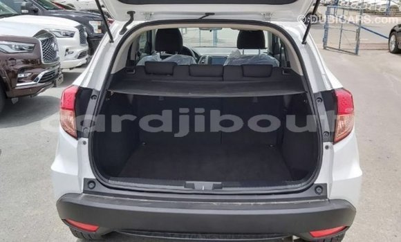 Acheter Import Moto Honda C Blanc à Import - Dubai, Ali Sabieh Region Acheter Import Moto Honda C Blanc à Import - Dubai, Ali Sabieh Region