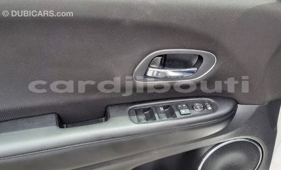 Acheter Import Moto Honda C Blanc à Import - Dubai, Ali Sabieh Region Acheter Import Moto Honda C Blanc à Import - Dubai, Ali Sabieh Region