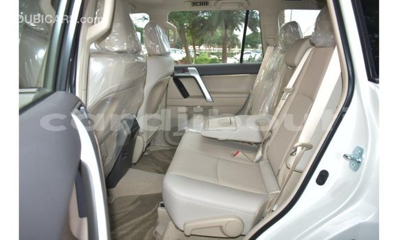 Acheter Import Voiture Toyota Prado Blanc à Import - Dubai, Ali Sabieh Region Acheter Import Voiture Toyota Prado Blanc à Import - Dubai, Ali Sabieh Region