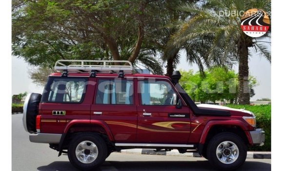 Acheter Import Voiture Toyota Land Cruiser Rouge à Import - Dubai, Ali Sabieh Region Acheter Import Voiture Toyota Land Cruiser Rouge à Import - Dubai, Ali Sabieh Region