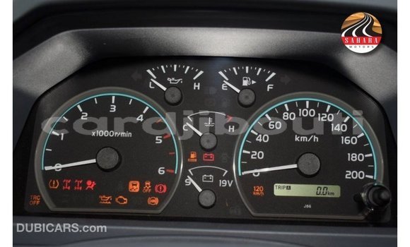 Acheter Import Voiture Toyota Land Cruiser Rouge à Import - Dubai, Ali Sabieh Region Acheter Import Voiture Toyota Land Cruiser Rouge à Import - Dubai, Ali Sabieh Region