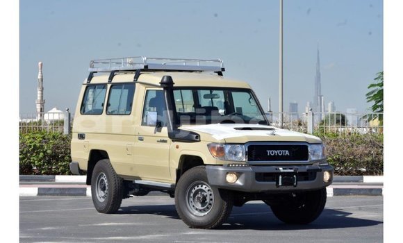 Acheter Import Voiture Toyota Land Cruiser Beige à Import - Dubai, Ali Sabieh Region Acheter Import Voiture Toyota Land Cruiser Beige à Import - Dubai, Ali Sabieh Region