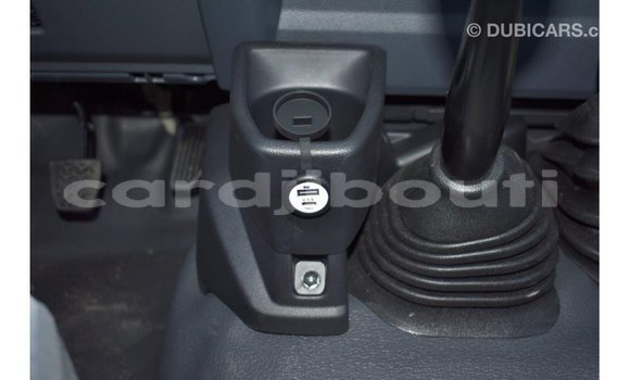Acheter Import Voiture Toyota Land Cruiser Beige à Import - Dubai, Ali Sabieh Region Acheter Import Voiture Toyota Land Cruiser Beige à Import - Dubai, Ali Sabieh Region