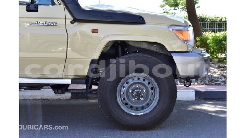 Big with watermark toyota land cruiser ali sabieh region import dubai 3385