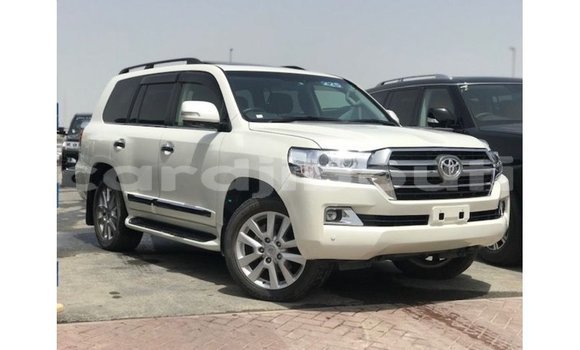 Acheter Import Voiture Toyota Land Cruiser Blanc à Import - Dubai, Ali Sabieh Region Acheter Import Voiture Toyota Land Cruiser Blanc à Import - Dubai, Ali Sabieh Region