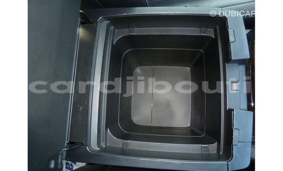 Acheter Import Voiture Toyota Land Cruiser Blanc à Import - Dubai, Ali Sabieh Region Acheter Import Voiture Toyota Land Cruiser Blanc à Import - Dubai, Ali Sabieh Region