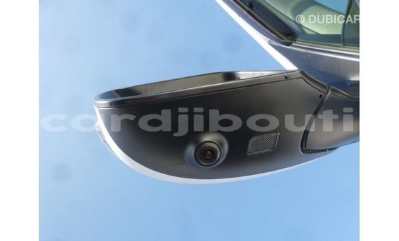 Acheter Import Voiture Toyota Land Cruiser Blanc à Import - Dubai, Ali Sabieh Region Acheter Import Voiture Toyota Land Cruiser Blanc à Import - Dubai, Ali Sabieh Region