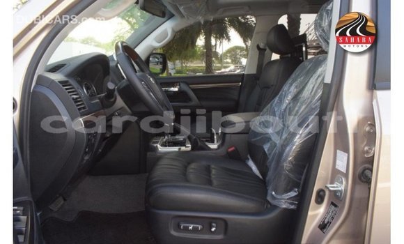 Acheter Import Voiture Toyota Land Cruiser Autre à Import - Dubai, Ali Sabieh Region Acheter Import Voiture Toyota Land Cruiser Autre à Import - Dubai, Ali Sabieh Region