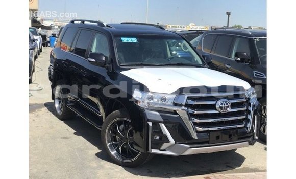 Acheter Import Voiture Toyota Land Cruiser Noir à Import - Dubai, Ali Sabieh Region Acheter Import Voiture Toyota Land Cruiser Noir à Import - Dubai, Ali Sabieh Region