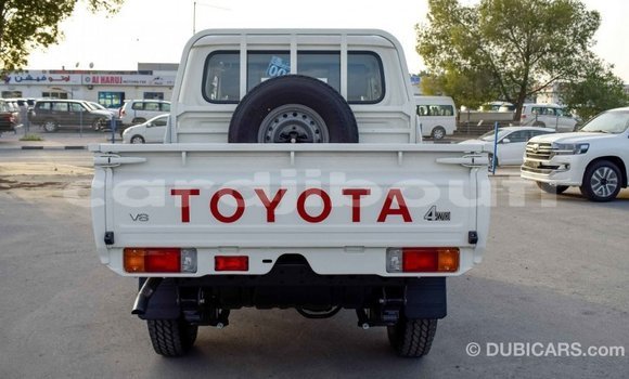 Acheter Import Voiture Toyota Land Cruiser Blanc à Import - Dubai, Ali Sabieh Region Acheter Import Voiture Toyota Land Cruiser Blanc à Import - Dubai, Ali Sabieh Region