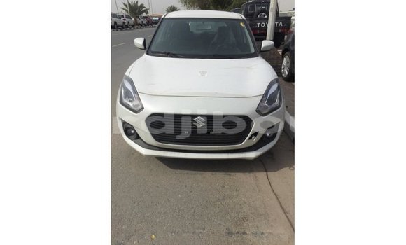 Acheter Import Voiture Suzuki Swift Blanc à Import - Dubai, Ali Sabieh Region