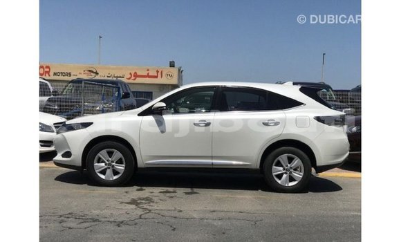 Acheter Import Voiture Toyota Harrier Blanc à Import - Dubai, Ali Sabieh Region Acheter Import Voiture Toyota Harrier Blanc à Import - Dubai, Ali Sabieh Region