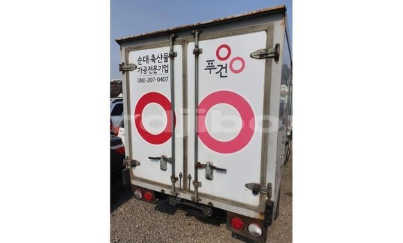 Buy Import Kia Carens White Car in Import - Dubai in Ali Sabieh Region Buy Import Kia Carens White Car in Import - Dubai in Ali Sabieh Region