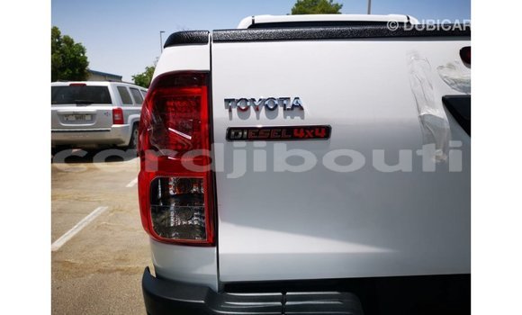 Buy Import Toyota Hilux White Car in Import - Dubai in Ali Sabieh Region Buy Import Toyota Hilux White Car in Import - Dubai in Ali Sabieh Region