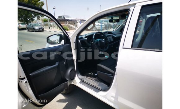 Buy Import Toyota Hilux White Car in Import - Dubai in Ali Sabieh Region Buy Import Toyota Hilux White Car in Import - Dubai in Ali Sabieh Region