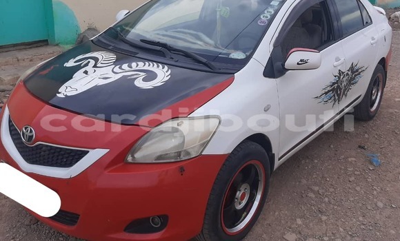 Acheter Occasion Voiture Toyota Yaris Blanc à Djibouti, Djibouti Region Acheter Occasion Voiture Toyota Yaris Blanc à Djibouti, Djibouti Region