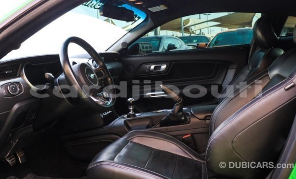 Acheter Import Voiture Ford Mustang Vert à Import - Dubai, Ali Sabieh Region Acheter Import Voiture Ford Mustang Vert à Import - Dubai, Ali Sabieh Region