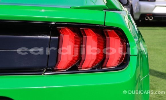 Acheter Import Voiture Ford Mustang Vert à Import - Dubai, Ali Sabieh Region Acheter Import Voiture Ford Mustang Vert à Import - Dubai, Ali Sabieh Region