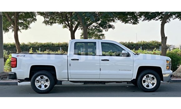 Buy Import Chevrolet Silverado White Car in Import - Dubai in Ali Sabieh Region Buy Import Chevrolet Silverado White Car in Import - Dubai in Ali Sabieh Region