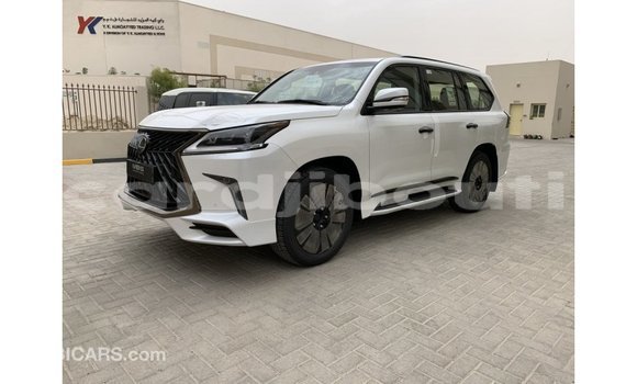Acheter Import Voiture Lexus LX Blanc à Import - Dubai, Ali Sabieh Region Acheter Import Voiture Lexus LX Blanc à Import - Dubai, Ali Sabieh Region