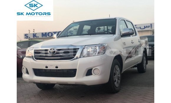 Acheter Import Voiture Toyota Hilux Blanc à Import - Dubai, Ali Sabieh Region