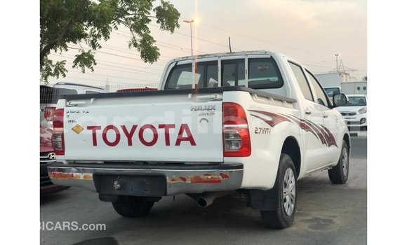Buy Import Toyota Hilux White Car in Import - Dubai in Ali Sabieh Region Buy Import Toyota Hilux White Car in Import - Dubai in Ali Sabieh Region
