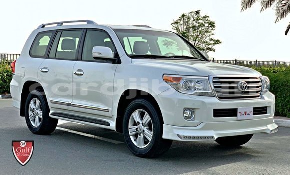 Acheter Import Voiture Toyota Land Cruiser Blanc à Import - Dubai, Ali Sabieh Region