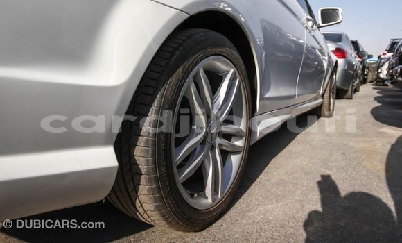 Acheter Import Voiture Mercedes-Benz 200 Blanc à Import - Dubai, Ali Sabieh Region Acheter Import Voiture Mercedes-Benz 200 Blanc à Import - Dubai, Ali Sabieh Region