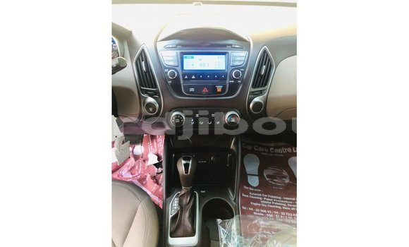 Buy Import Hyundai Tucson Blue Car in Import - Dubai in Ali Sabieh Region Buy Import Hyundai Tucson Blue Car in Import - Dubai in Ali Sabieh Region
