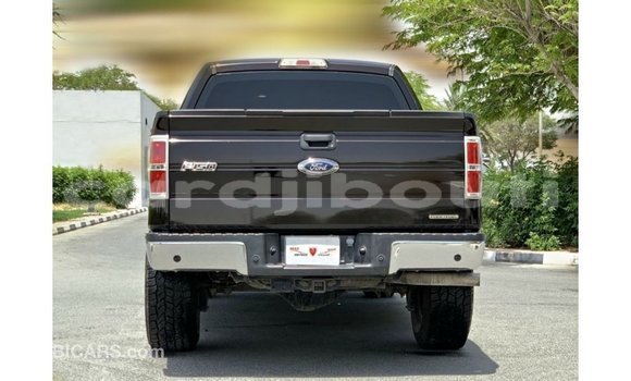 Acheter Import Voiture Ford Club Wagon Marron à Import - Dubai, Ali Sabieh Region Acheter Import Voiture Ford Club Wagon Marron à Import - Dubai, Ali Sabieh Region