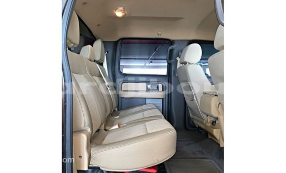 Acheter Import Voiture Ford Club Wagon Marron à Import - Dubai, Ali Sabieh Region Acheter Import Voiture Ford Club Wagon Marron à Import - Dubai, Ali Sabieh Region