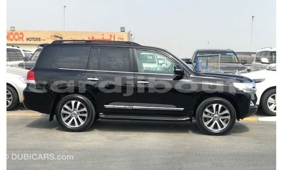 Acheter Import Voiture Toyota Land Cruiser Noir à Import - Dubai, Ali Sabieh Region Acheter Import Voiture Toyota Land Cruiser Noir à Import - Dubai, Ali Sabieh Region