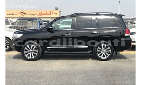 Acheter Import Voiture Toyota Land Cruiser Noir à Import - Dubai, Ali Sabieh Region Acheter Import Voiture Toyota Land Cruiser Noir à Import - Dubai, Ali Sabieh Region