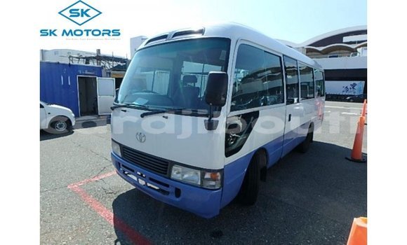 Acheter Import Voiture Toyota Coaster Blanc à Import - Dubai, Ali Sabieh Region