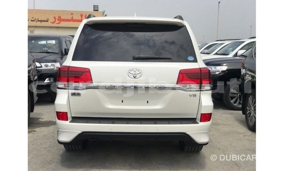 Acheter Import Voiture Toyota Land Cruiser Blanc à Import - Dubai, Ali Sabieh Region Acheter Import Voiture Toyota Land Cruiser Blanc à Import - Dubai, Ali Sabieh Region