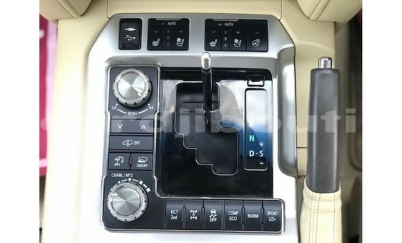 Acheter Import Voiture Toyota Land Cruiser Blanc à Import - Dubai, Ali Sabieh Region Acheter Import Voiture Toyota Land Cruiser Blanc à Import - Dubai, Ali Sabieh Region