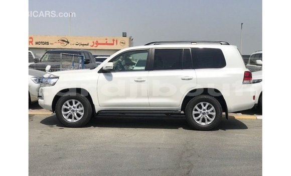 Acheter Import Voiture Toyota Land Cruiser Blanc à Import - Dubai, Ali Sabieh Region Acheter Import Voiture Toyota Land Cruiser Blanc à Import - Dubai, Ali Sabieh Region